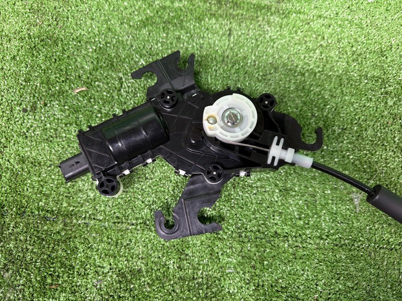 Замок двери багажника, 25000 рублей, Москва