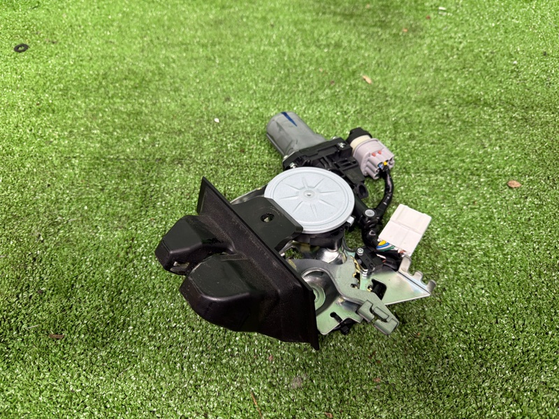 Замок багажника, 15000 рублей, Москва