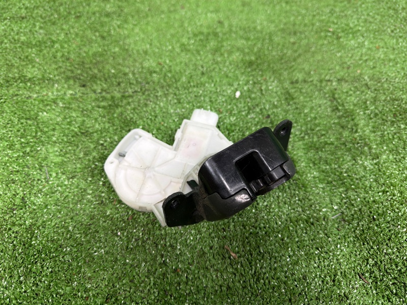 Замок двери багажника, 3000 рублей, Москва