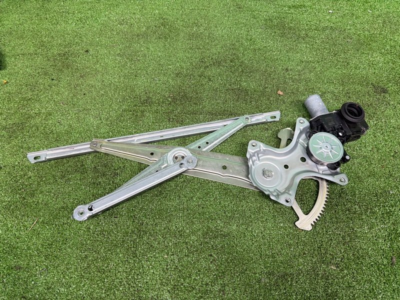 Стеклоподъемник, 1000 рублей, Москва