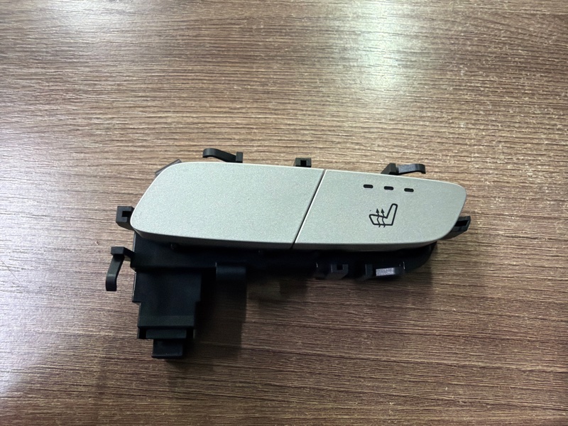 Кнопка обогрева сидений, 1000 рублей, Москва