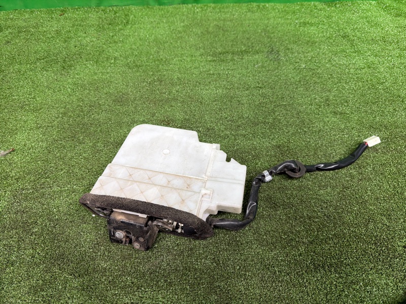 Замок двери багажника, 8000 рублей, Москва