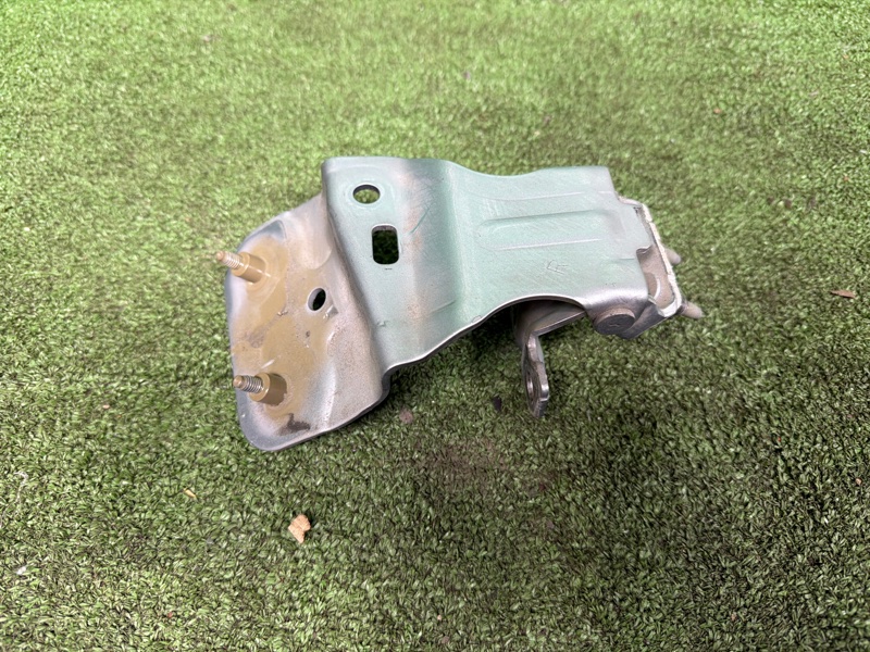 Петля двери багажника, 6000 рублей, Москва