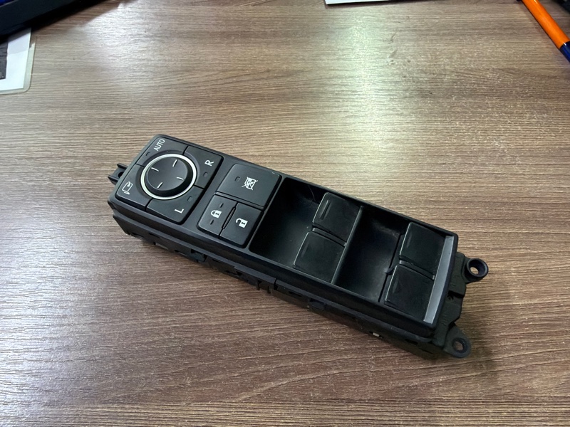 Блок управления стеклоподъемниками, 1000 рублей, Москва