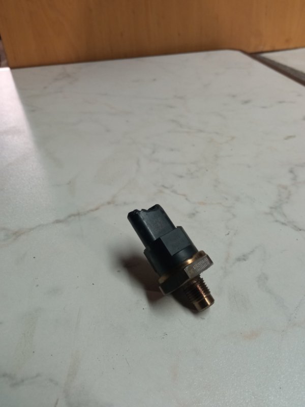 Датчик давления топлива, 1500 рублей, Пуговичино