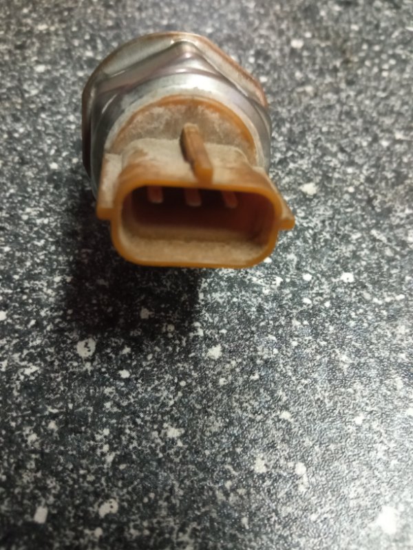 Датчик давления топлива, 2000 рублей, Пуговичино