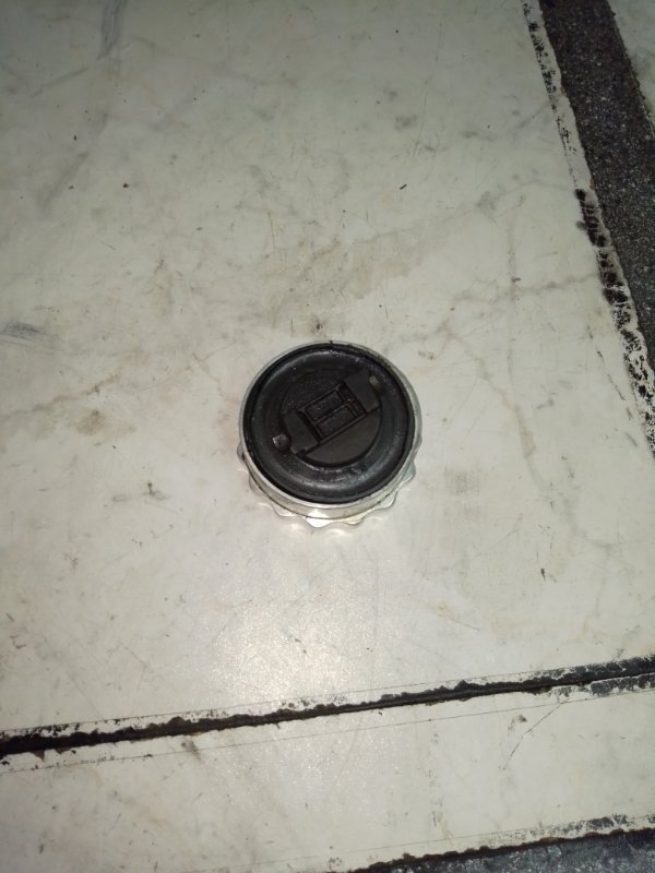 Крышка маслозаливной горловины, 1500 рублей, Пуговичино