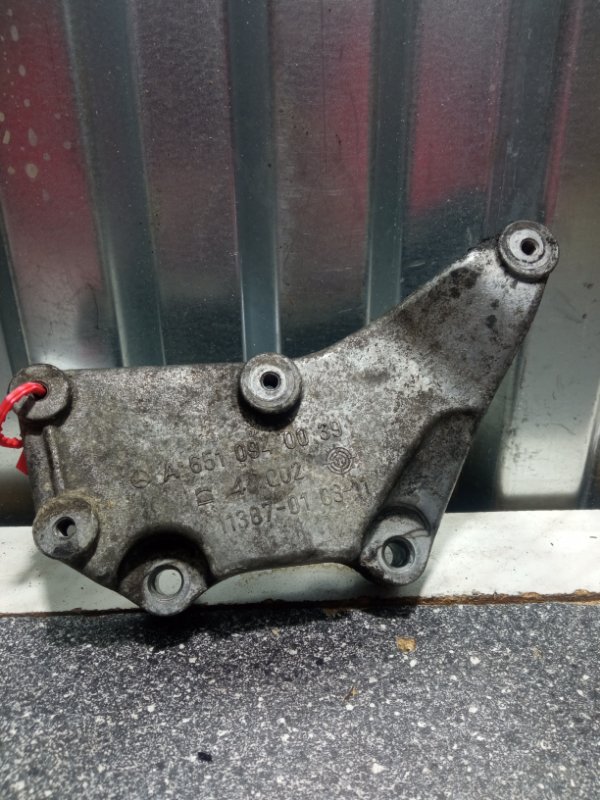 Кронштейн впускного коллектора, 500 рублей, Пуговичино