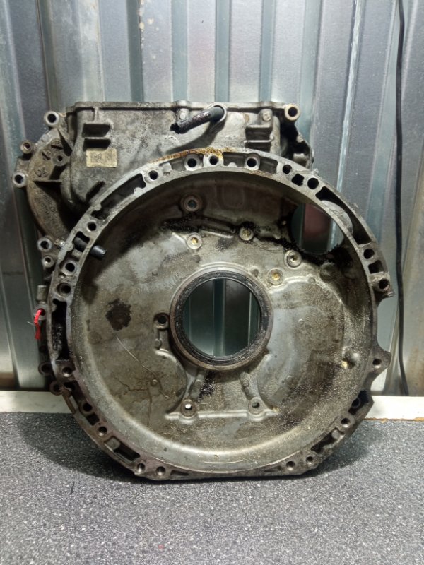 Крышка двигателя задняя, 2500 рублей, Пуговичино