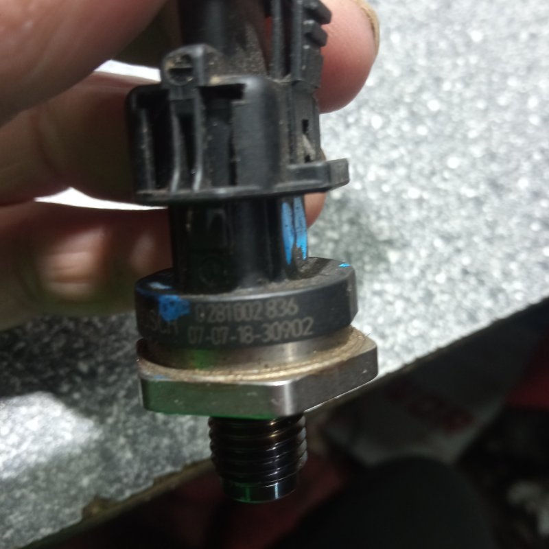 Датчик давления топлива, 2000 рублей, Пуговичино