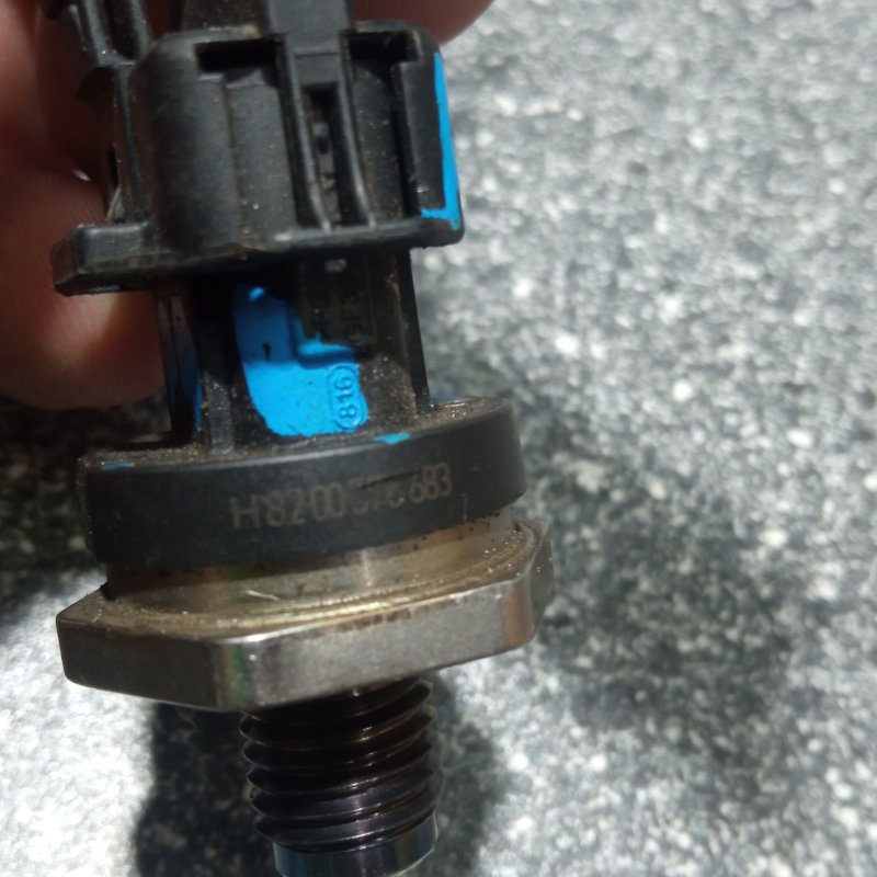 Датчик давления топлива, 2000 рублей, Пуговичино