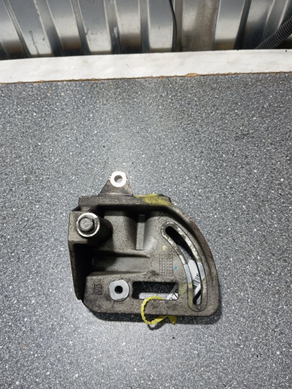 Кронштейн гидроусилителя руля, 1000 рублей, Пуговичино