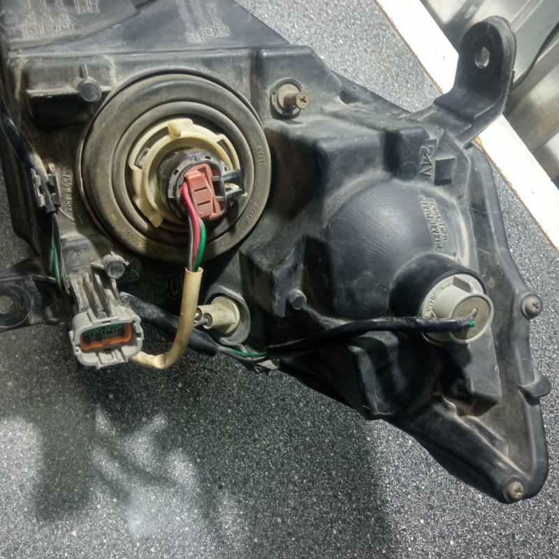 Фара галогеновая, 4500 рублей, Пуговичино