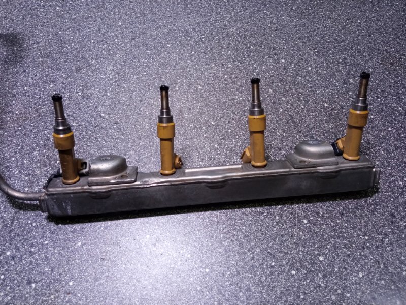 Топливная рампа с форсунками, 5000 рублей, Пуговичино