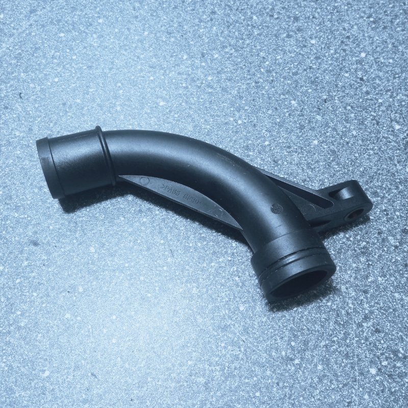 Патрубок термостата, 2000 рублей, Пуговичино