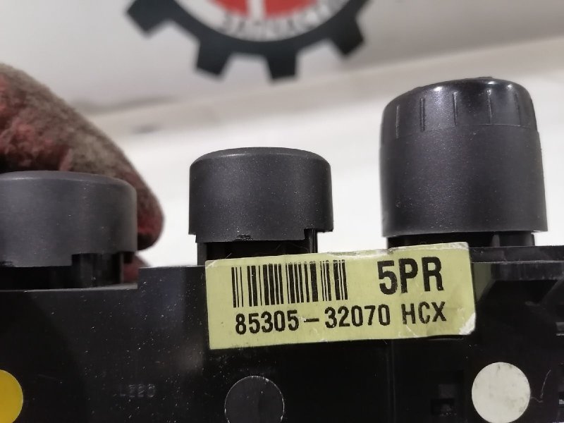 Кнопки в салон, 1000 рублей, Красноярск