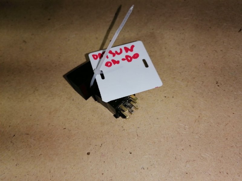 Кнопки в салон, 100 рублей, Красноярск