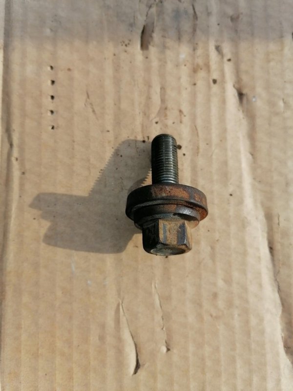 Болт шкива, 500 рублей, Красноярск