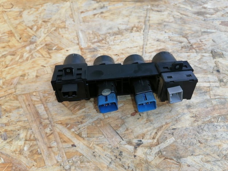 Кнопки в салон, 1000 рублей, Красноярск