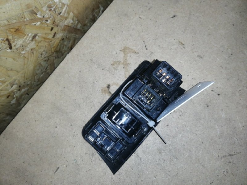 Кнопки в салон, 2000 рублей, Красноярск