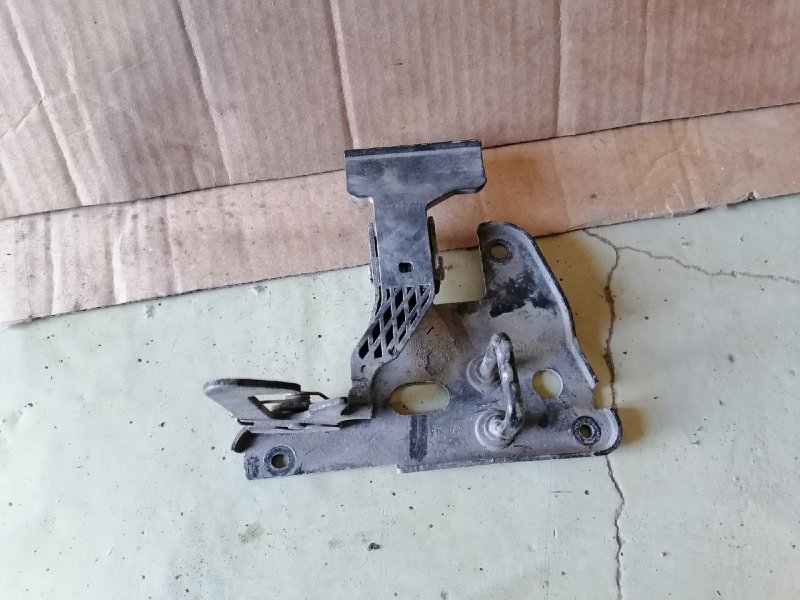 Замок капота, 1000 рублей, Красноярск