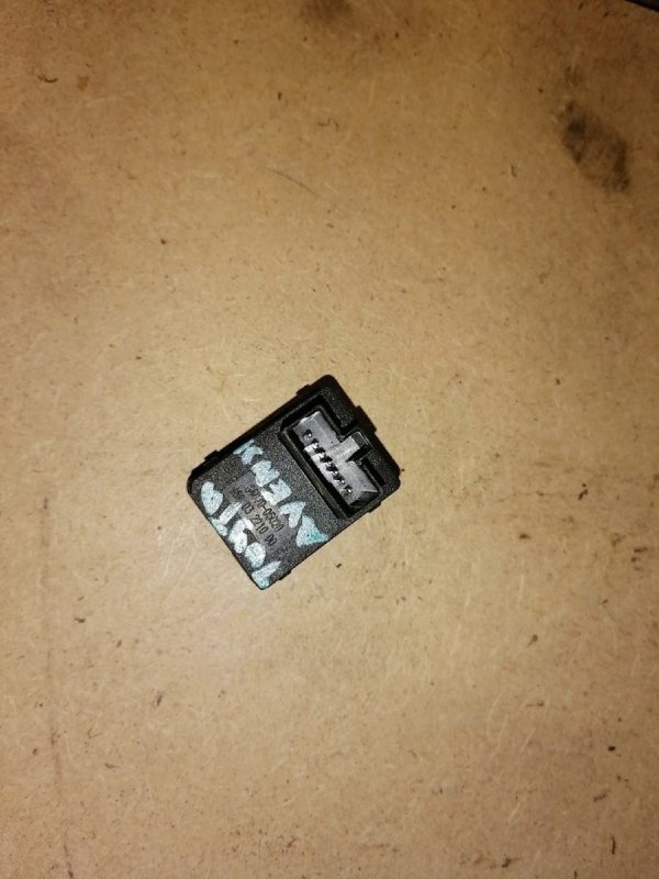 Блок управления зеркалами, 1000 рублей, Красноярск