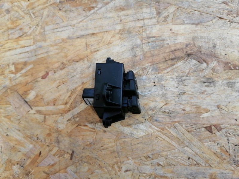 Кнопки в салон, 1000 рублей, Красноярск