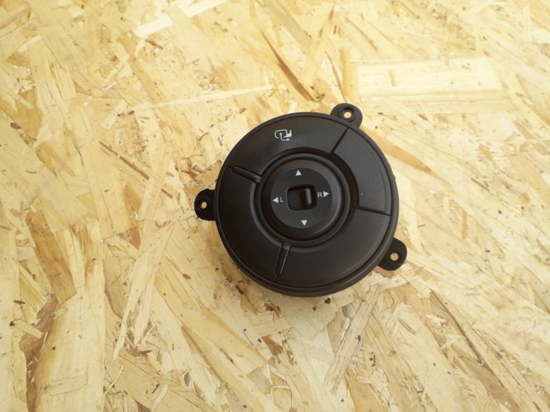 Блок управления зеркалами, 1000 рублей, Красноярск