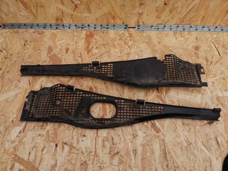 Решетка под лобовое стекло, 1000 рублей, Красноярск