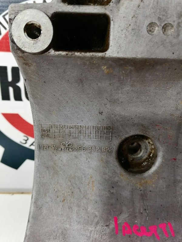 Кронштейн, 900 рублей, Красноярск