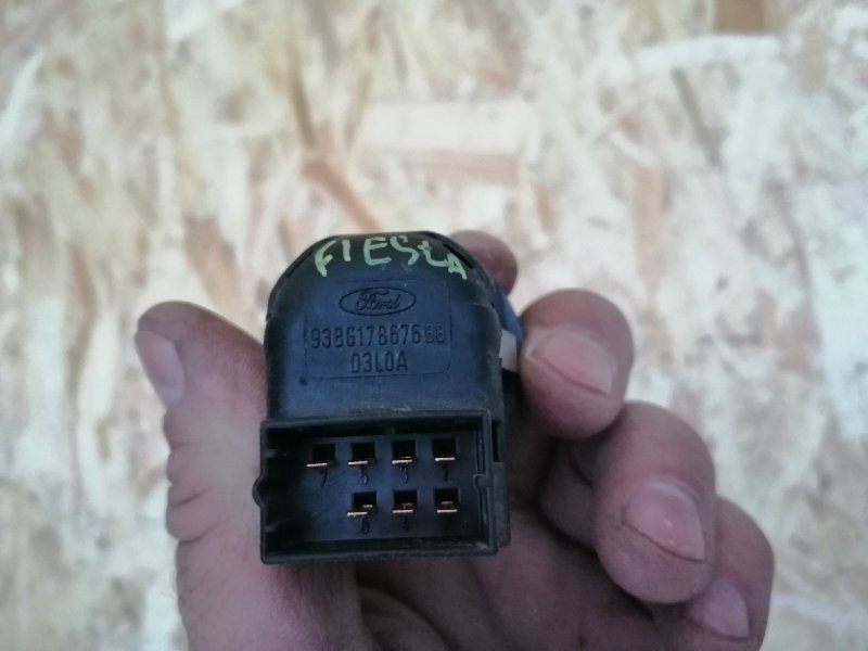 Блок управления зеркалами, 500 рублей, Красноярск