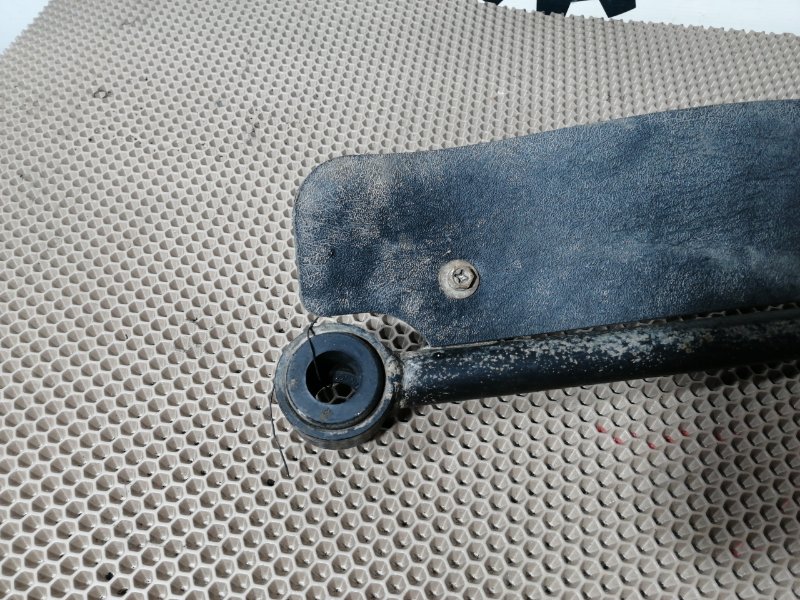 Тяга задняя, 1000 рублей, Красноярск