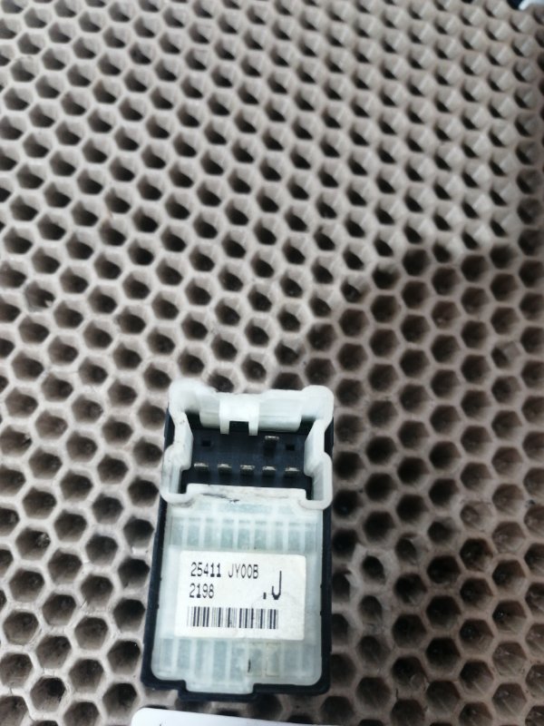 Кнопка стеклоподъемника, 300 рублей, Красноярск