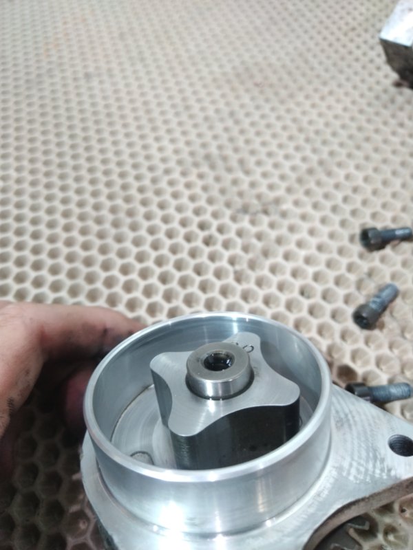 Насос масляный, 2000 рублей, Красноярск