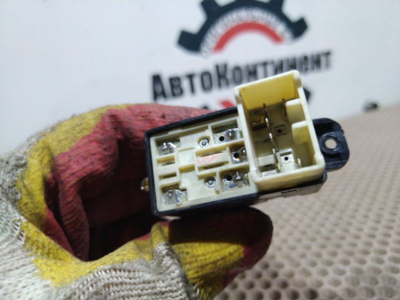 Кнопка стеклоподъемника, 500 рублей, Красноярск