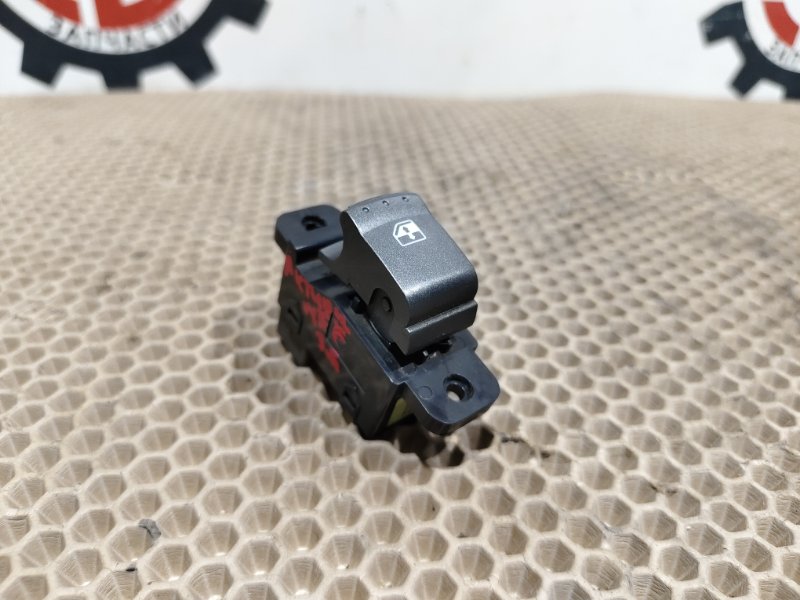 Кнопка стеклоподъемника, 500 рублей, Красноярск