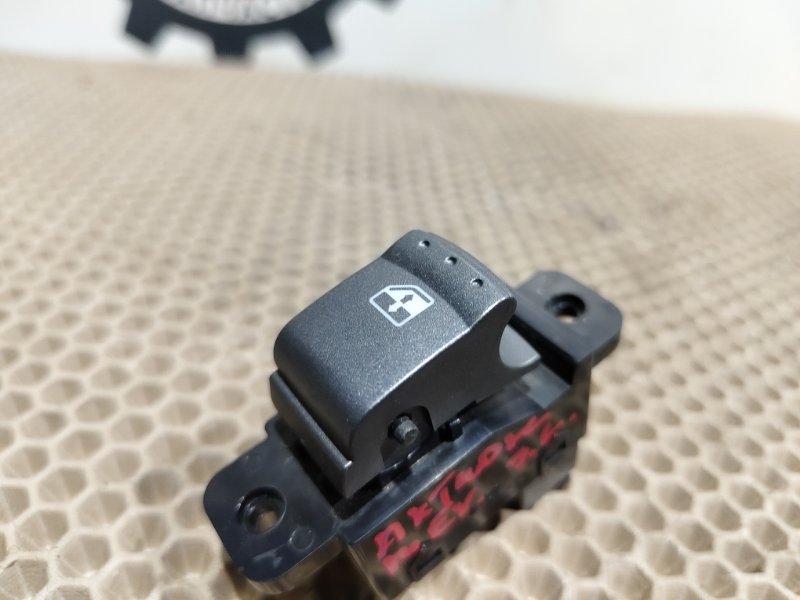 Кнопка стеклоподъемника, 500 рублей, Красноярск