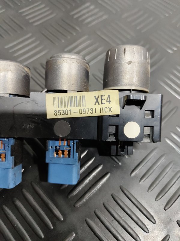 Кнопки в салон, 1000 рублей, Красноярск