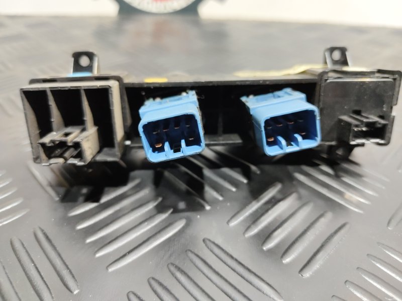 Кнопки в салон, 1000 рублей, Красноярск