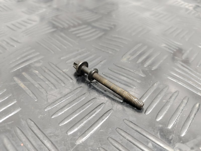 Болт, 250 рублей, Красноярск