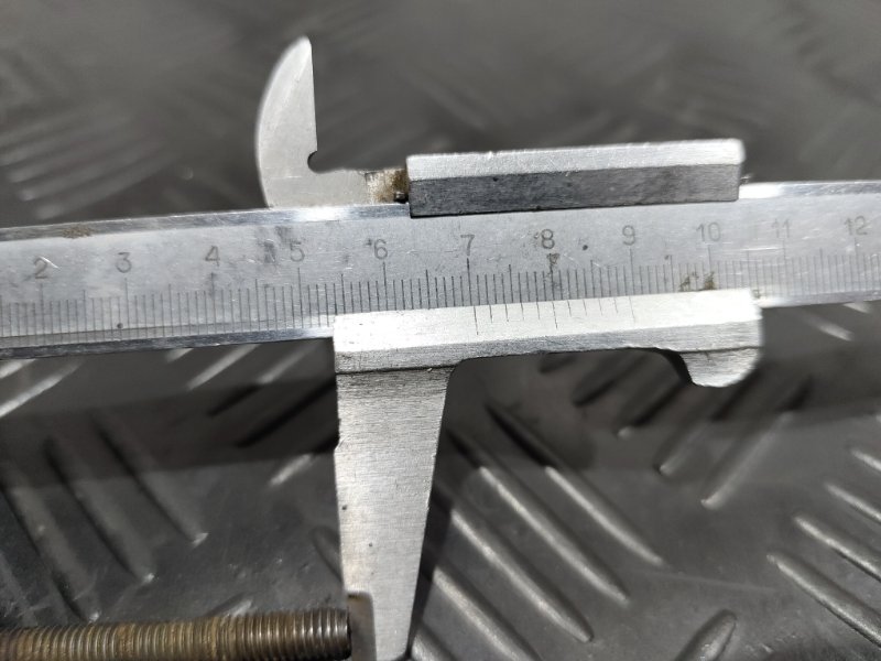 Болт, 250 рублей, Красноярск