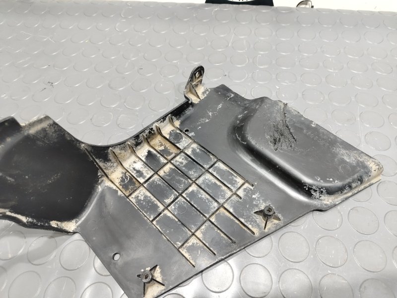 Подкрылок, 500 рублей, Красноярск