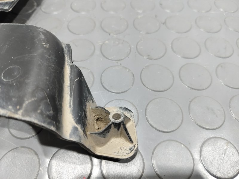 Подкрылок, 500 рублей, Красноярск