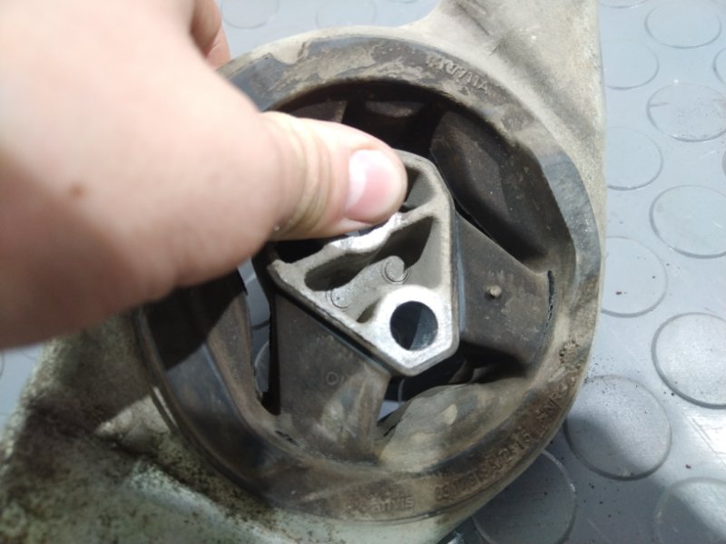 Подушка двигателя, 500 рублей, Красноярск