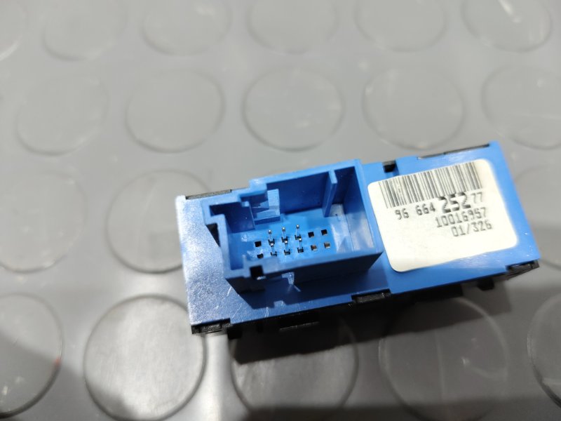 Кнопки в салон, 700 рублей, Красноярск