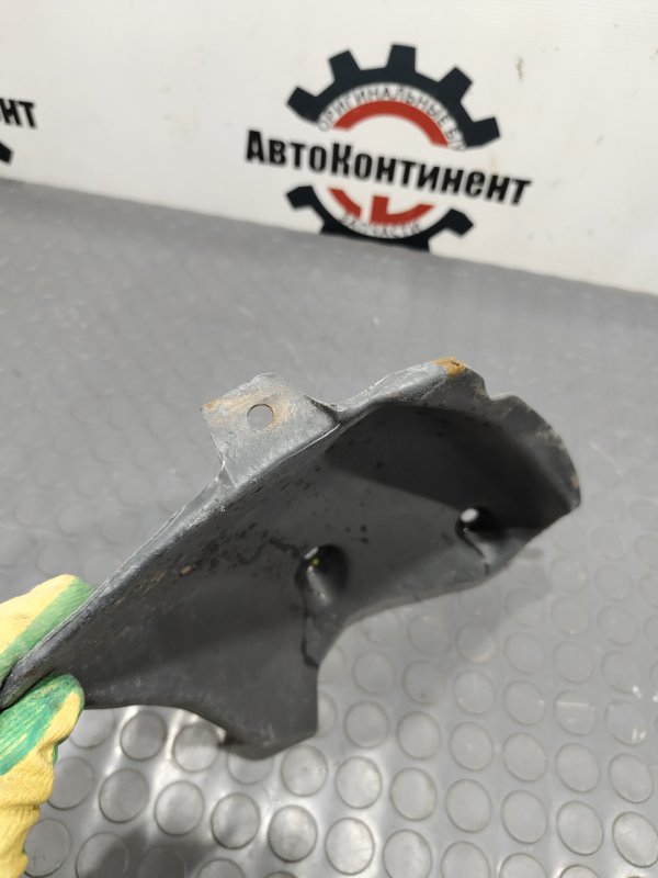 Подкрылок, 700 рублей, Красноярск