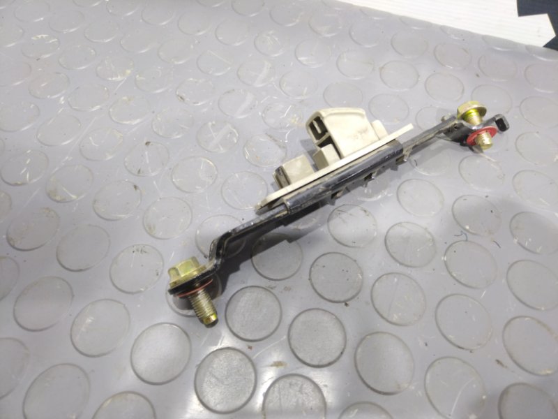 Механизм регулировки ремня безопасности, 500 рублей, Красноярск