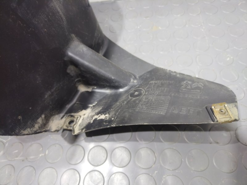 Подкрылок, 2000 рублей, Красноярск