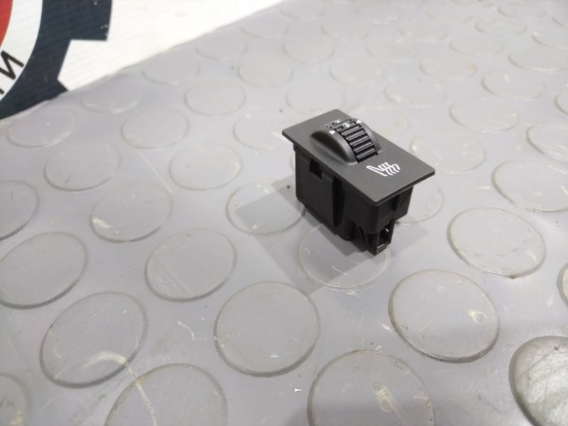 Кнопка обогрева сидений, 600 рублей, Красноярск