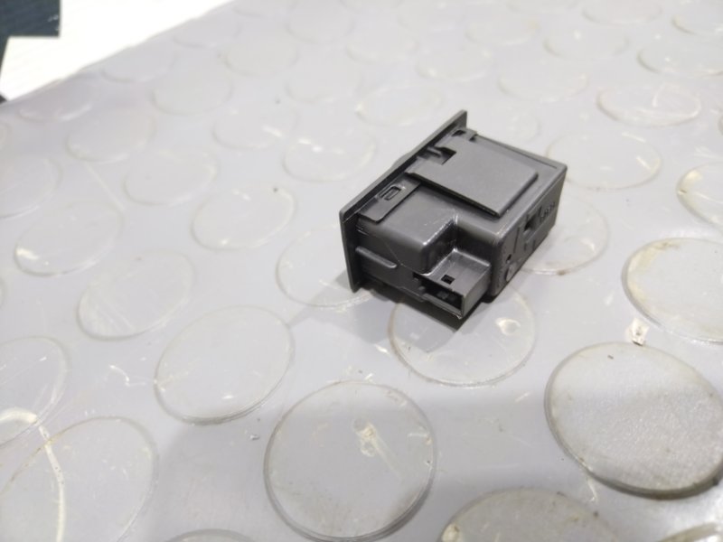 Кнопка обогрева сидений, 600 рублей, Красноярск